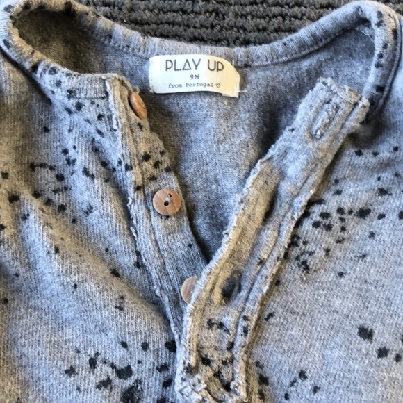 9 month old shirt sleeve romper - Picture 3 of 5